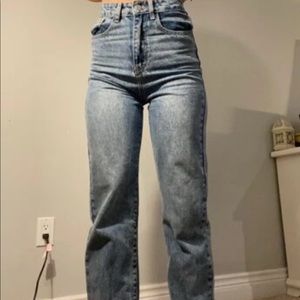 High waisted baggy jeans